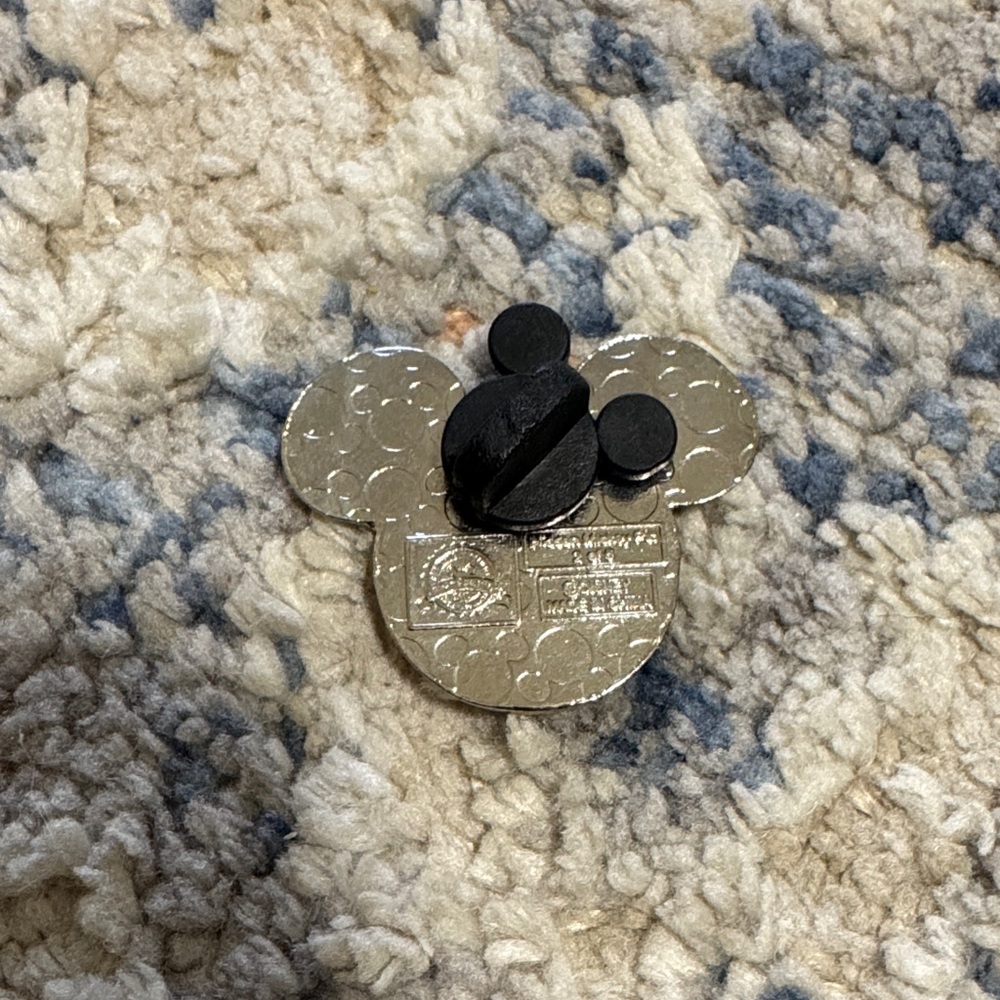 Disney 2013 hidden Mickey series mission space Enamel Pin - Picture 2 of 2
